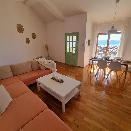 Dom wakacyjny House Marea With Jacuzzi