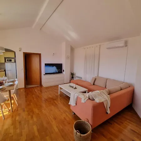 Dom wakacyjny House Marea With Jacuzzi *