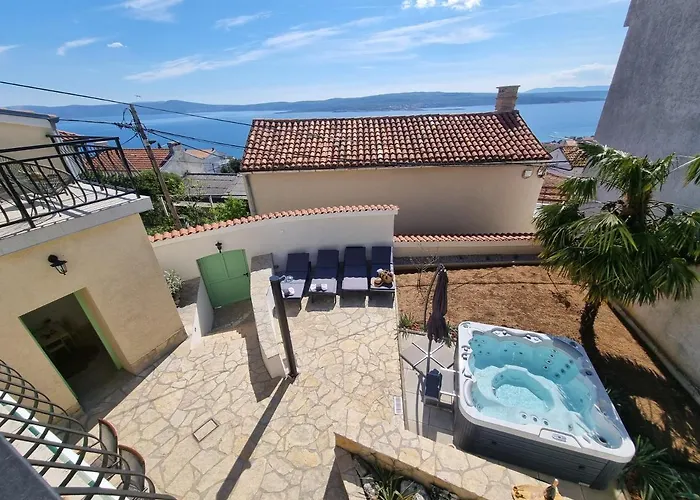 House Marea With Jacuzzi Vikendica