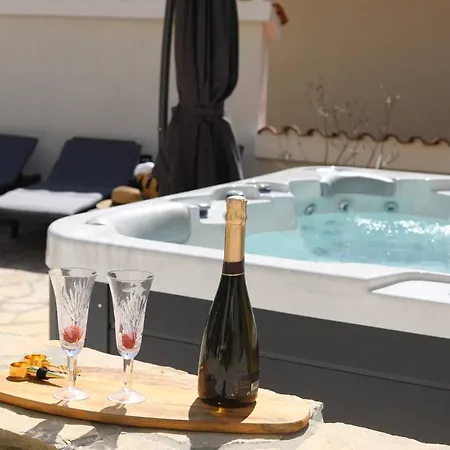 House Marea With Jacuzzi Nyaraló Crikvenica