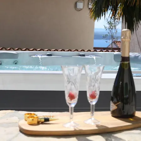 House Marea With Jacuzzi *