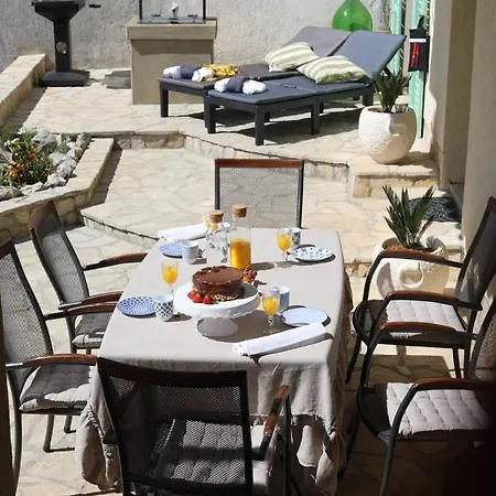 Nyaraló House Marea With Jacuzzi