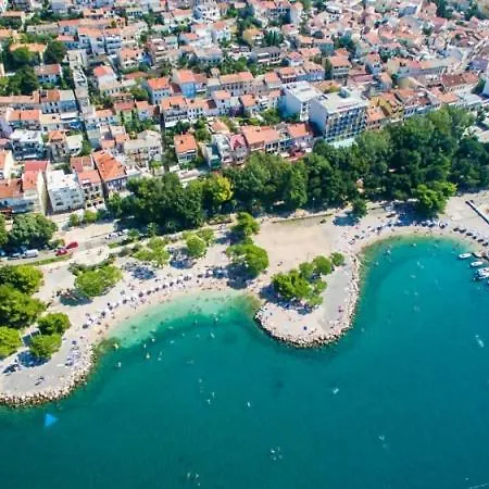 Hébergement de vacances House Marea With Jacuzzi