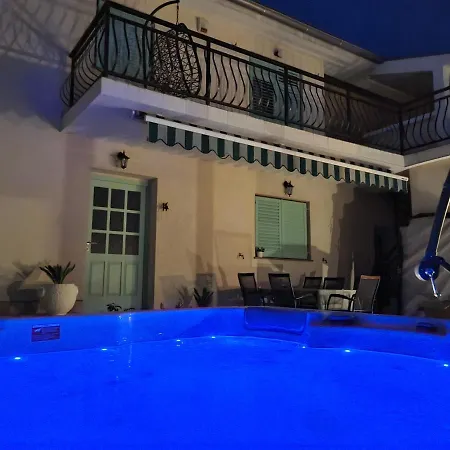 House Marea With Jacuzzi *