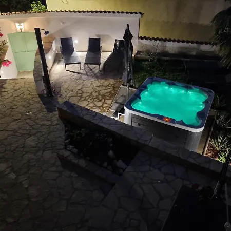Nyaraló House Marea With Jacuzzi Crikvenica