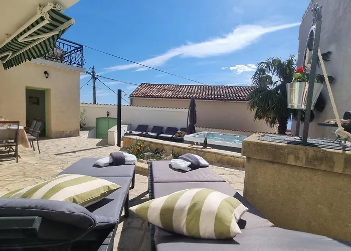 House Marea With Jacuzzi *