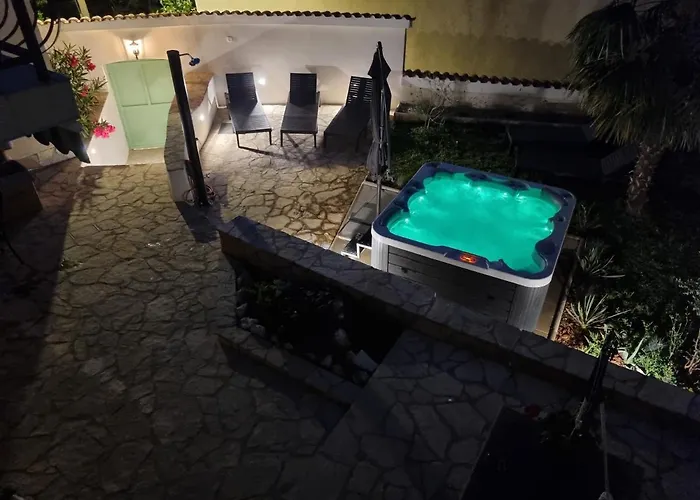 Сasa de vacaciones House Marea With Jacuzzi Crikvenica